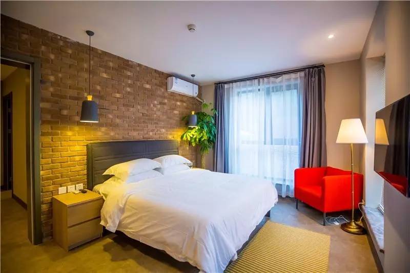 北京金岳臺(tái)溫泉酒店，承載著上個(gè)世紀(jì)的老磚樓