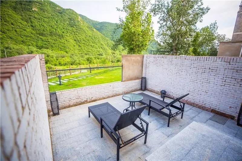 北京金岳臺(tái)溫泉酒店，承載著上個(gè)世紀(jì)的老磚樓