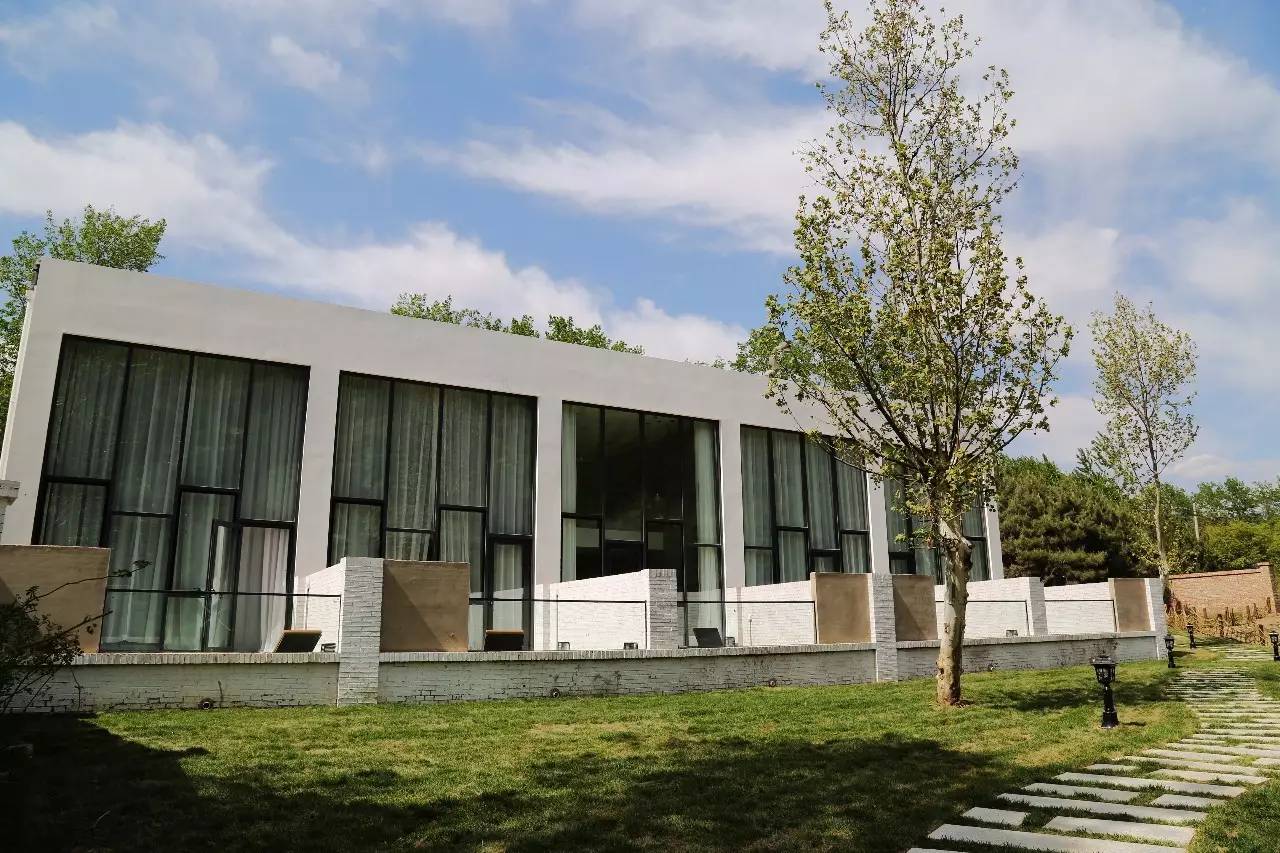 北京金岳臺(tái)溫泉酒店，承載著上個(gè)世紀(jì)的老磚樓