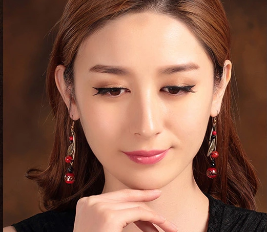 紅琉璃樹葉首飾復古氣質(zhì)耳環(huán)