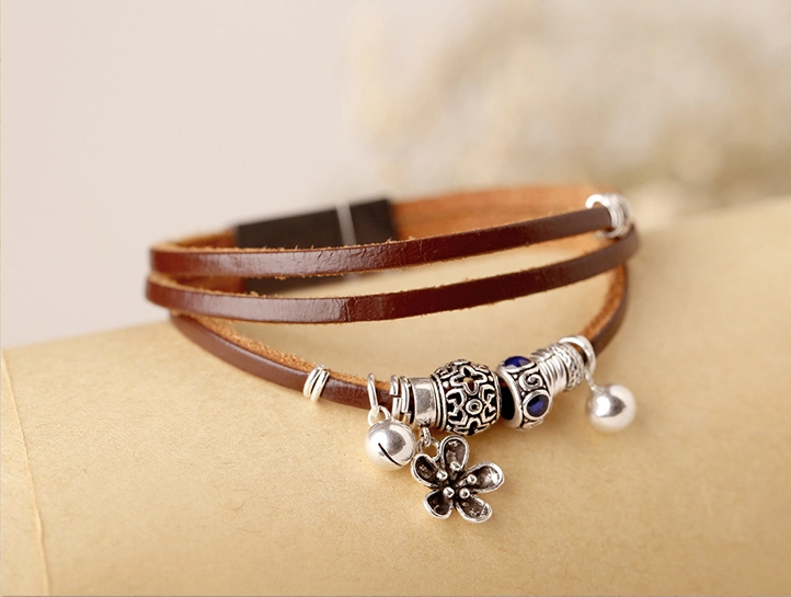 復古英倫風皮質(zhì)三圈手鏈飾品