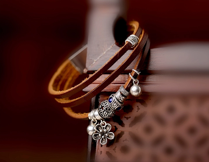 復古英倫風皮質(zhì)三圈手鏈飾品