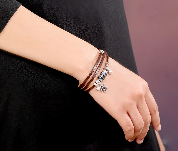 復古英倫風皮質(zhì)三圈手鏈飾品