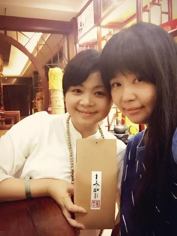 塘棲古鎮(zhèn)小茶姑娘，古鎮(zhèn)溪邊沐浴清風(fēng)滌蕩心靈