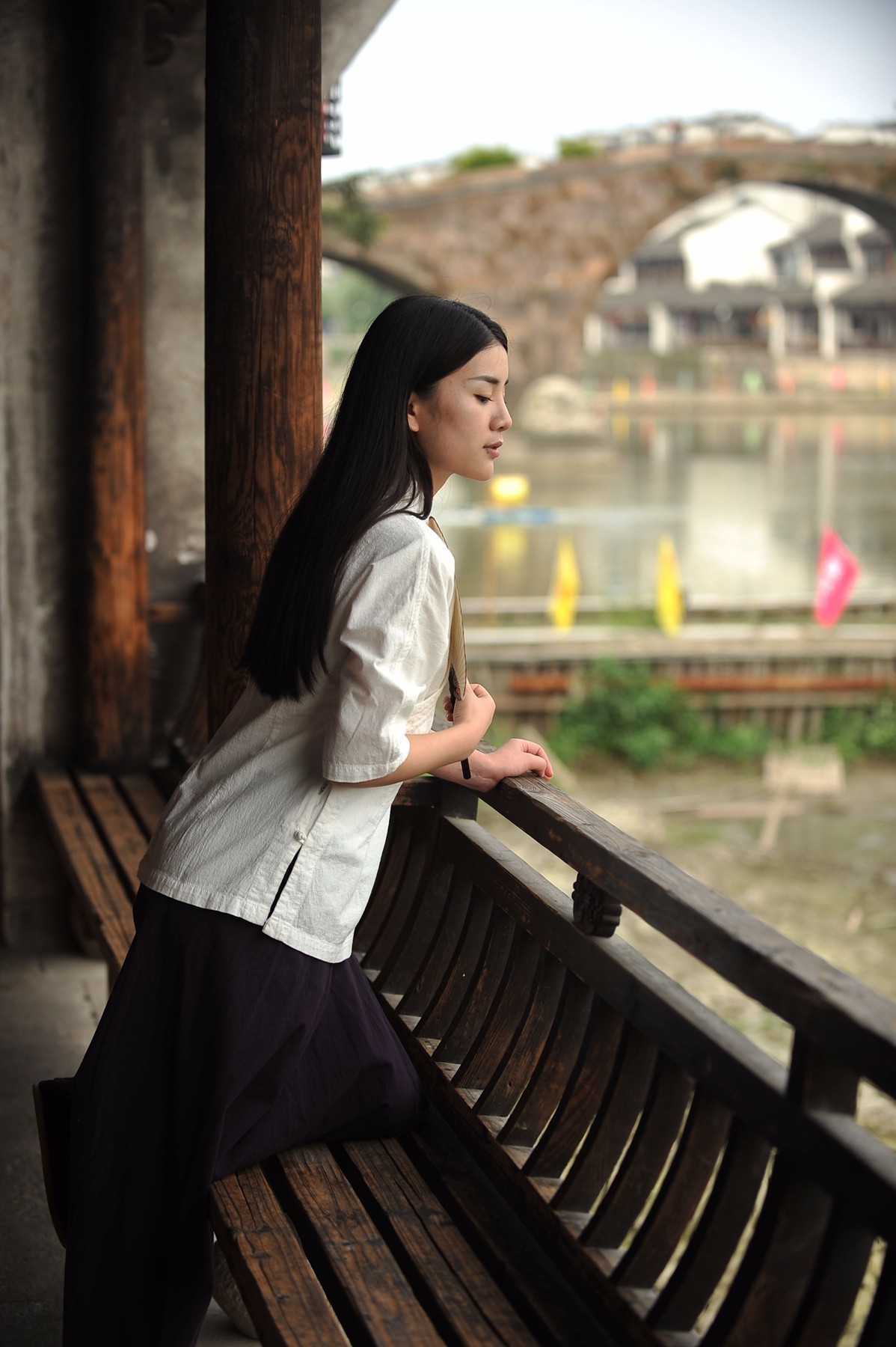 塘棲古鎮(zhèn)小茶姑娘，古鎮(zhèn)溪邊沐浴清風(fēng)滌蕩心靈