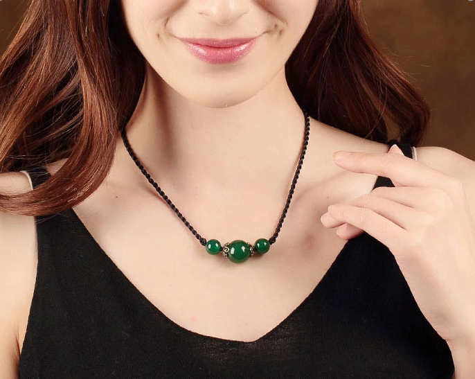 簡約瑪瑙吊墜鎖骨鏈古典復(fù)古項(xiàng)鏈