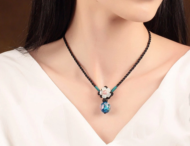 小清新花朵吊墜鎖骨鏈復(fù)古風(fēng)項鏈