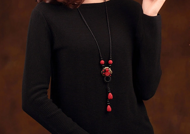 紅朱砂吊墜簡約毛衣鏈復(fù)古風(fēng)項(xiàng)鏈?zhǔn)罪? src="/wenxue/d/file/bigpic/190404/04/13-1F9251JK9.png" style="height: 528px; width: 750px;" / data-B6h7="SGzB77"><br / data-7iKT="Yao6Ry">
<img alt=