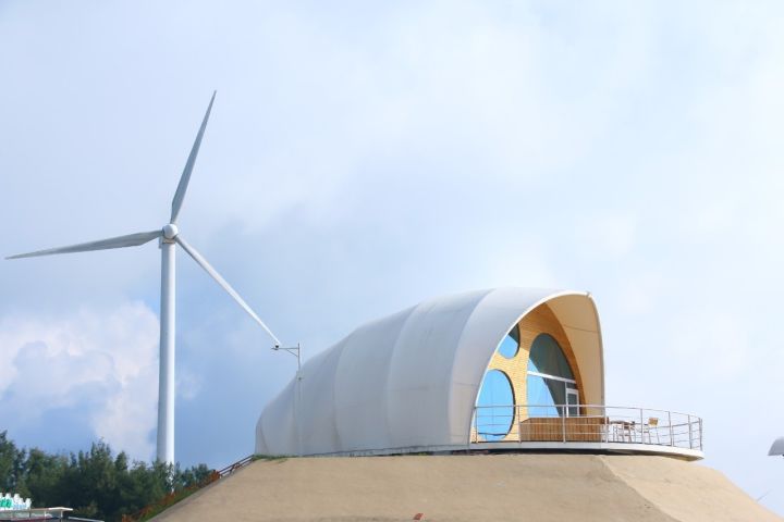 翡翠灣，在遼闊的海洋前做回?zé)o憂快樂的自我