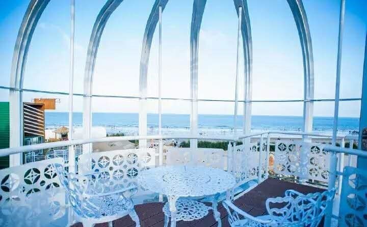 翡翠灣，在遼闊的海洋前做回?zé)o憂快樂(lè)的自我