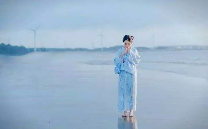 翡翠灣，在遼闊的海洋前做回?zé)o憂快樂(lè)的自我