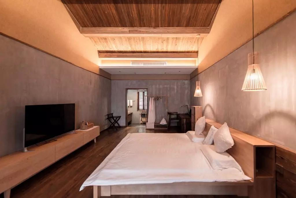 叢山茶境，一片天一座山忘了山外忘卻自己