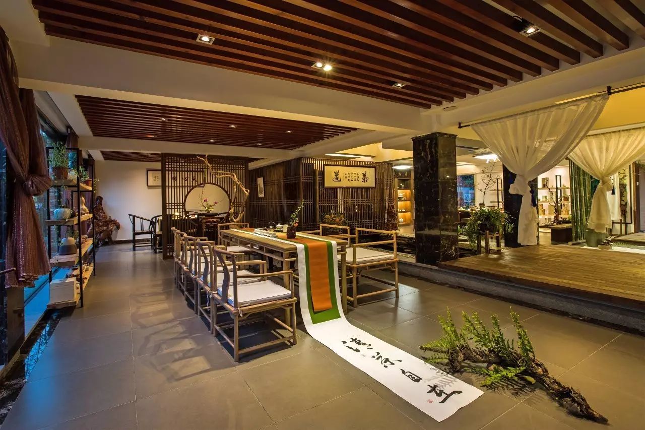 叢山茶境，一片天一座山忘了山外忘卻自己