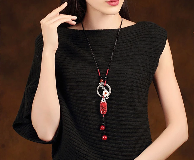 家佳樂文學(xué)陶瓷配飾復(fù)古毛衣鏈項(xiàng)鏈?zhǔn)罪? src="/wenxue/d/file/bigpic/190404/04/13-1F926232542.png" style="height: 534px; width: 750px;" / data-QdTD="gf5BfJ"><br / data-KVy0="SO0lY7">
	<img alt=