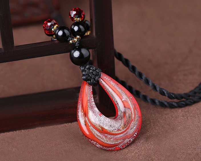 紅色琉璃吊墜項(xiàng)鏈瑪瑙復(fù)古首飾