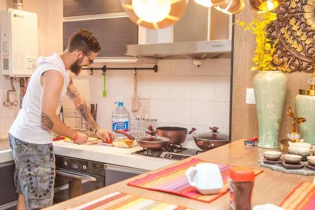 上?！TARH影居，和明星入住同一個家