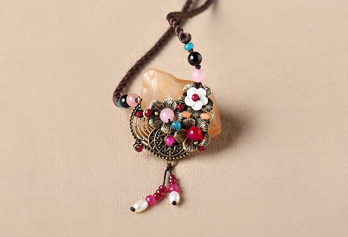 復(fù)古文藝鎖骨鏈時(shí)尚項(xiàng)氣質(zhì)項(xiàng)鏈?zhǔn)罪? src="/wenxue/d/file/bigpic/190404/04/13-1F92Q13412.png" style="height: 598px; width: 750px;" / data-REnw="arUwDW"><br / data-rUDR="UCQkjr">
	<img alt=