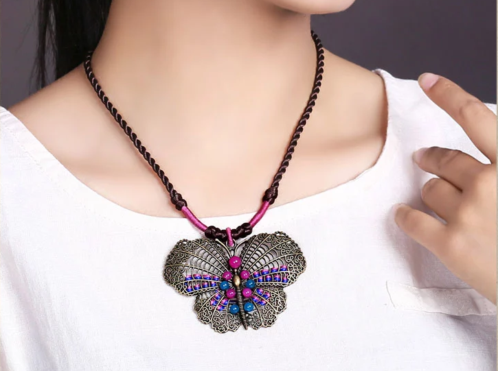 古銅蝴蝶吊墜時(shí)尚古風(fēng)項(xiàng)鏈?zhǔn)罪? src="/wenxue/d/file/bigpic/190404/04/13-1F92Z94444.png" style="height: 634px; width: 750px;" / data-qbCV="9E7Cqe"><br / data-aA7B="Saxgu0">
	<img alt=