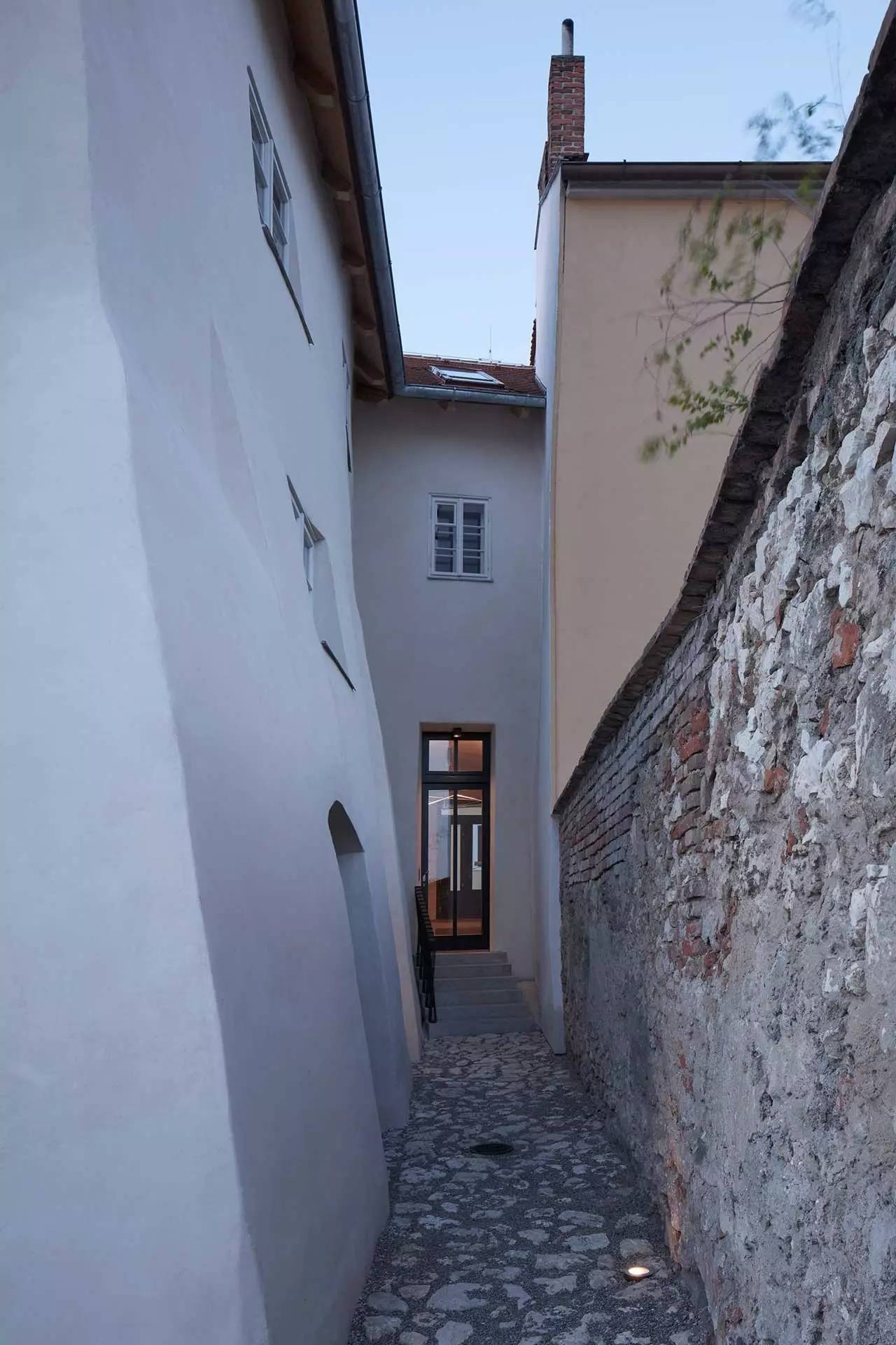 百年老房改造的民宿，古樸純美中透露出靜謐的