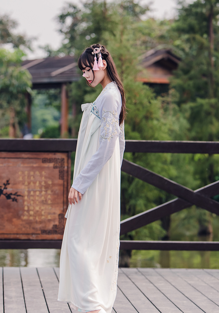 俏皮可愛的漢服古裝女子攝影