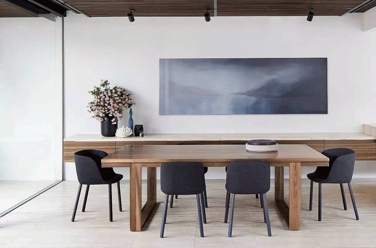 越白越簡，越極致