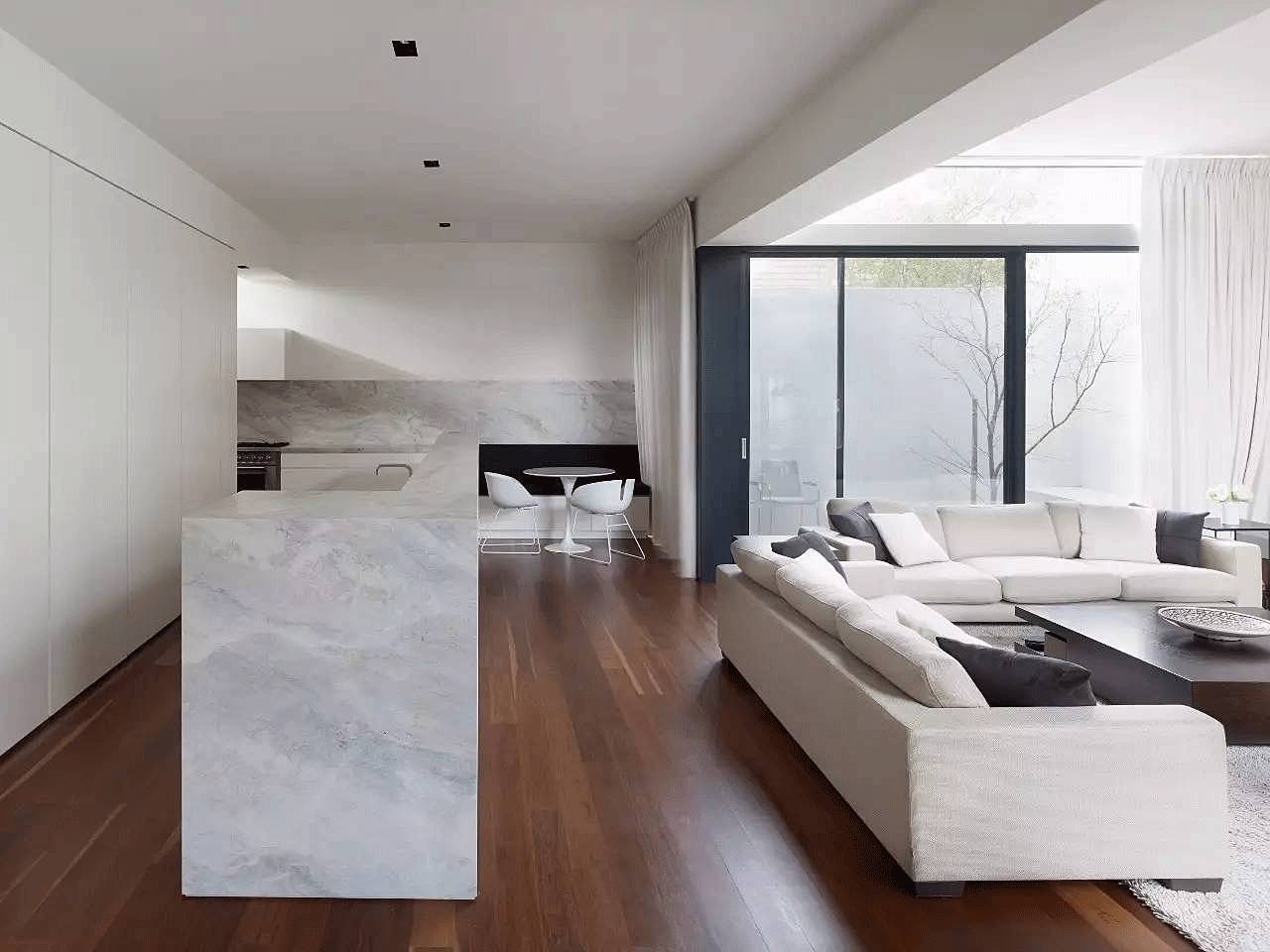 越白越簡(jiǎn)，越極致