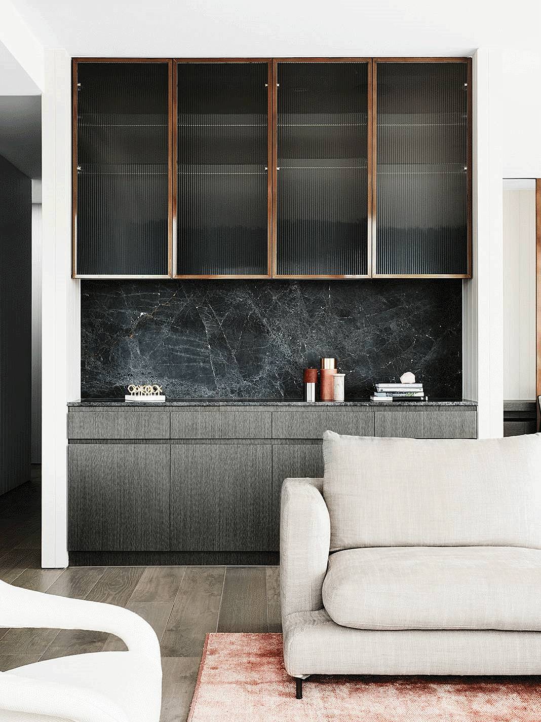 越白越簡，越極致