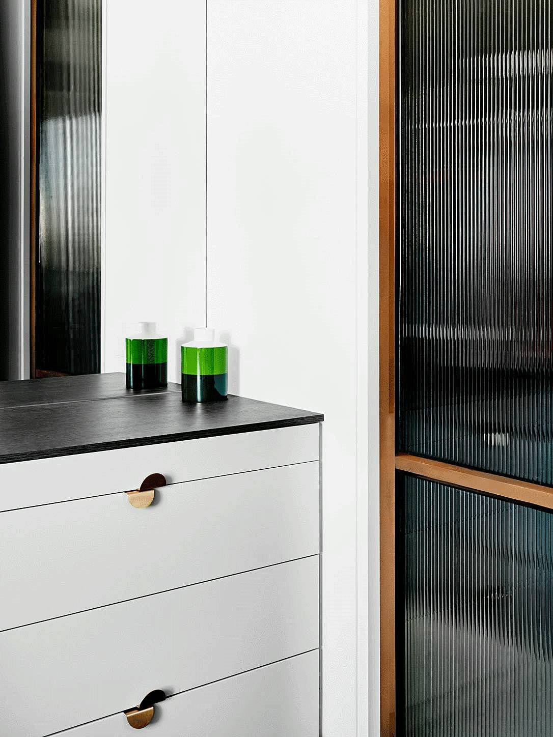 越白越簡，越極致