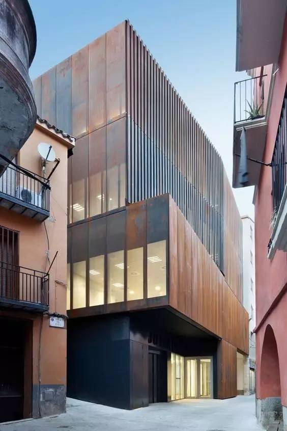 木格柵建筑，次序中的美