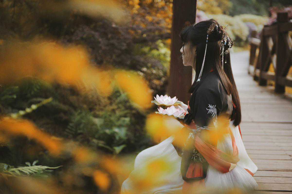 親密無間的閨蜜漢服古裝攝影