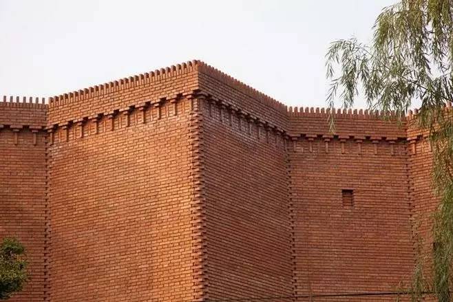 紅磚的建筑藝術(shù)，每一張紅磚墻都可以拿去做紅