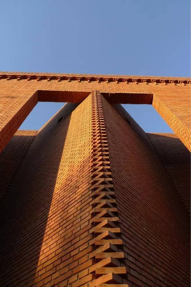 紅磚的建筑藝術，每一張紅磚墻都可以拿去做紅