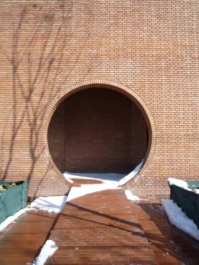 紅磚的建筑藝術，每一張紅磚墻都可以拿去做紅