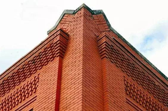 紅磚的建筑藝術(shù)，每一張紅磚墻都可以拿去做紅