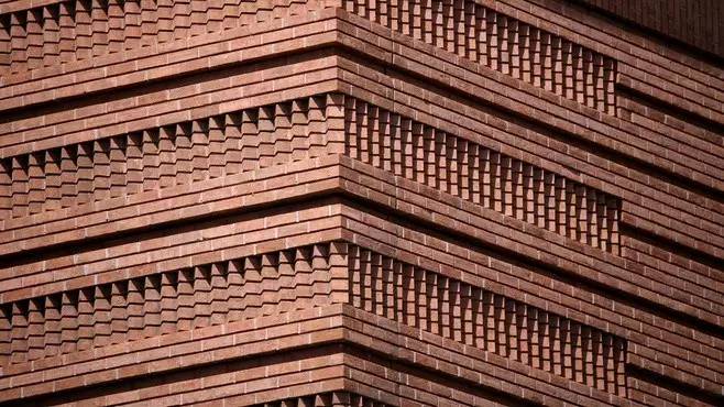 紅磚的建筑藝術(shù)，每一張紅磚墻都可以拿去做紅