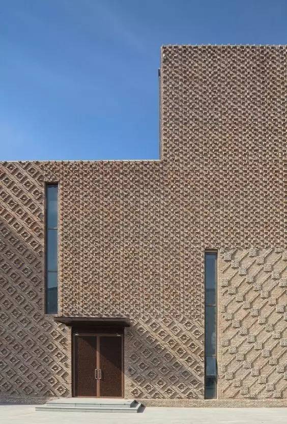 紅磚的建筑藝術(shù)，每一張紅磚墻都可以拿去做紅