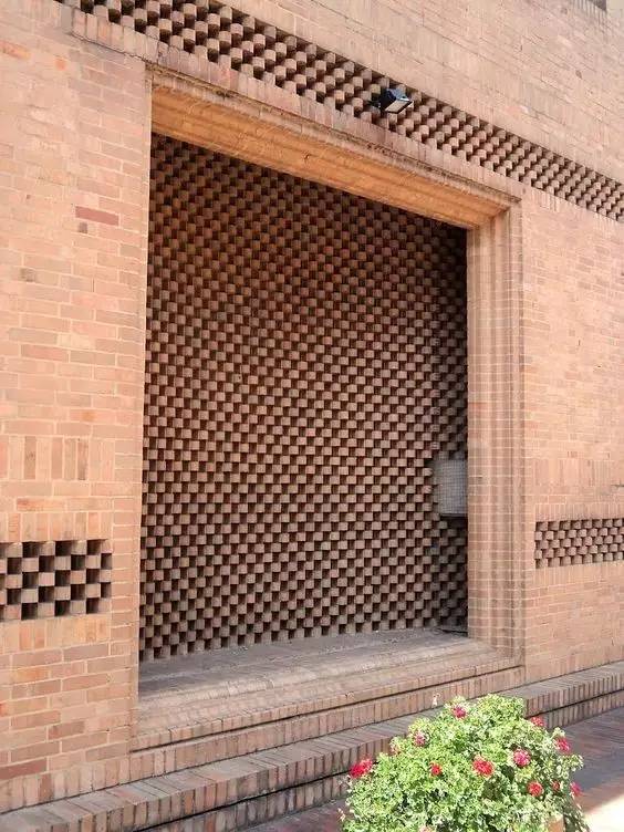 紅磚的建筑藝術(shù)，每一張紅磚墻都可以拿去做紅