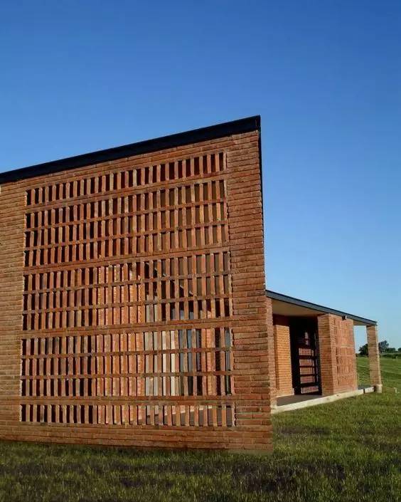 紅磚的建筑藝術，每一張紅磚墻都可以拿去做紅