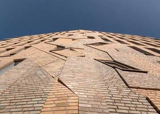 紅磚的建筑藝術，每一張紅磚墻都可以拿去做紅