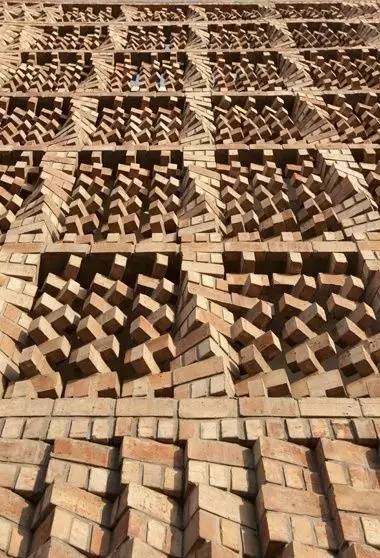 紅磚的建筑藝術，每一張紅磚墻都可以拿去做紅