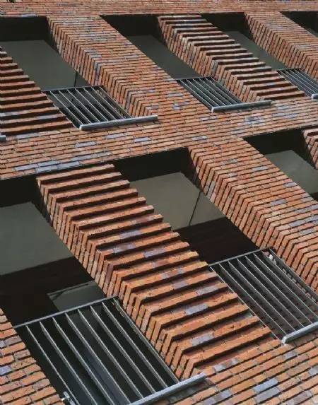 紅磚的建筑藝術(shù)，每一張紅磚墻都可以拿去做紅