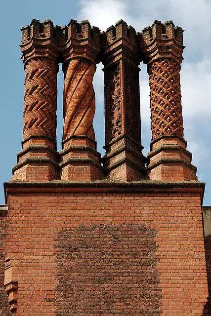 紅磚的建筑藝術(shù)，每一張紅磚墻都可以拿去做紅