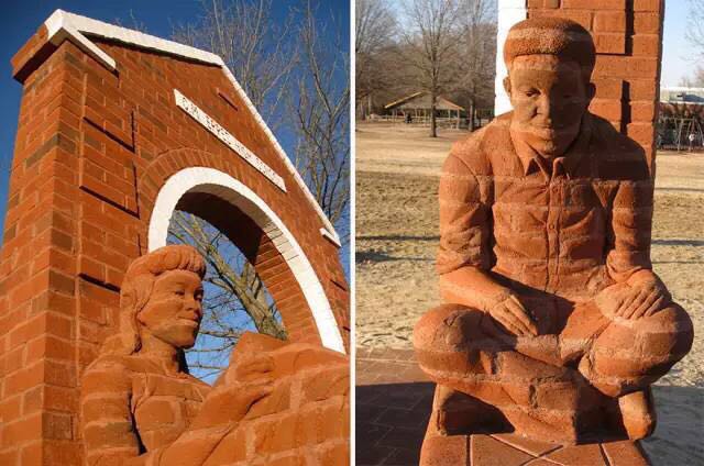 紅磚的建筑藝術(shù)，每一張紅磚墻都可以拿去做紅