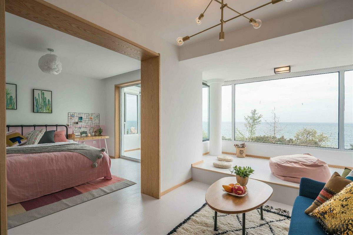 原木風(fēng)情的青島民宿，聽大海的聲音