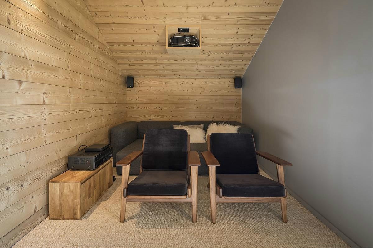 當(dāng)原木遇上雪花別有情調(diào)，雪中木屋設(shè)計