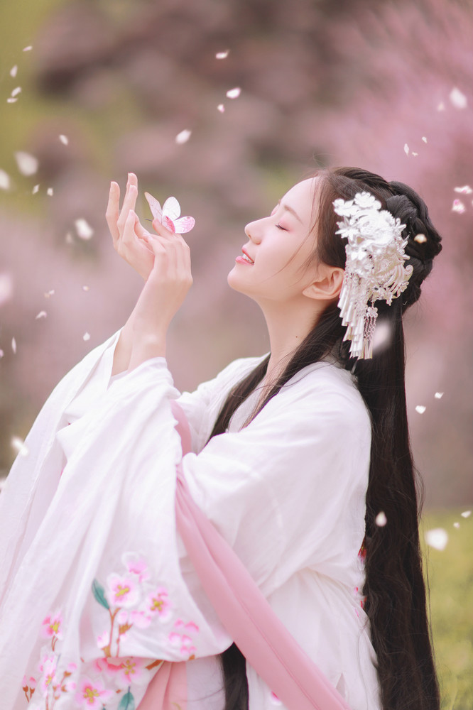 清新脫俗桃花仙子古裝女子攝影