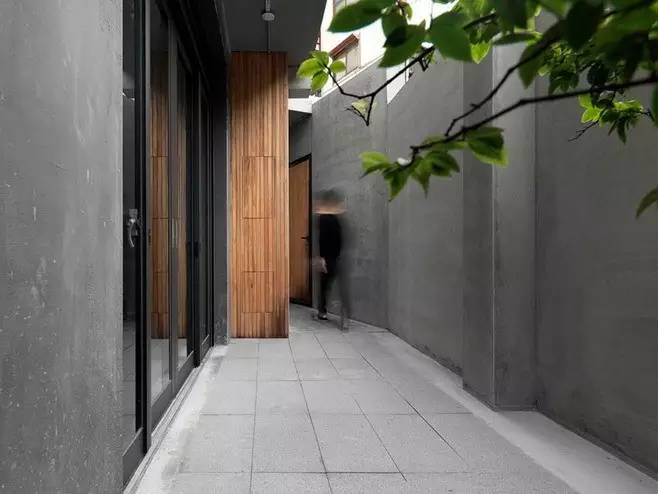 水泥墻樸素寂靜的美，庭院設(shè)計(jì)