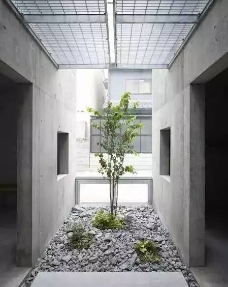 水泥墻樸素寂靜的美，庭院設(shè)計(jì)