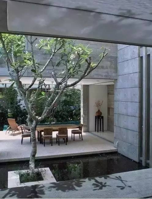 水泥墻樸素寂靜的美，庭院設(shè)計(jì)