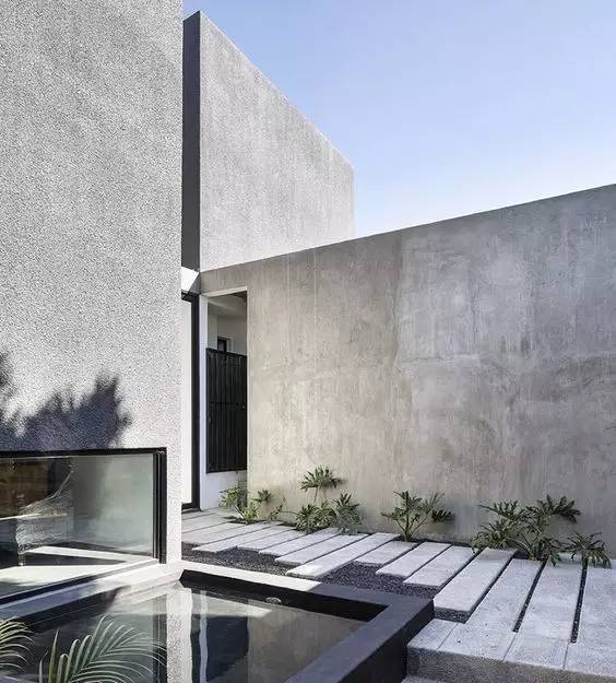 水泥墻樸素寂靜的美，庭院設計